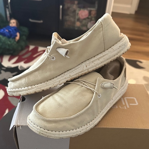 Hey Dude women’s Slip-Ons - Light Beige - Picture 4 of 8